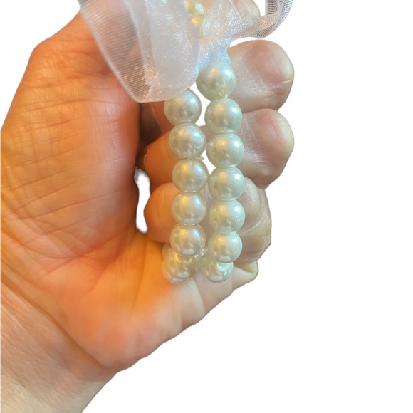 Set of 2 Faux Pearl Bracelets - Picture 4 of 4